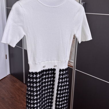 Robe tricot Guess blanc-noir