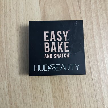 Huda Beauty Kompaktpuder