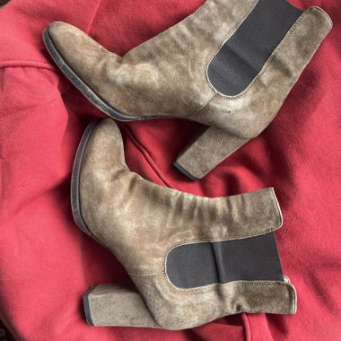 Stivaletti in camoscio marrone