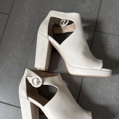 High heels (hellbeige/weiss)
