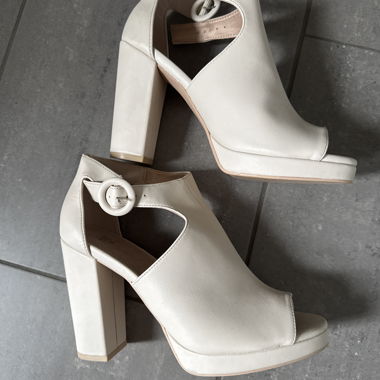 High heels (hellbeige/weiss)