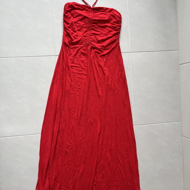 Robe rouge d'été