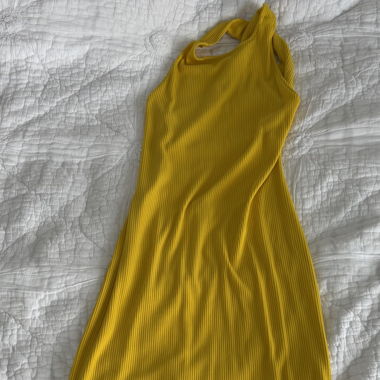 Gelbes Kleid