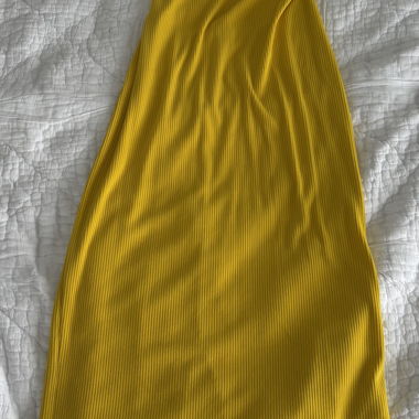 Gelbes Kleid