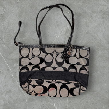beautiful vintage coach bag grey/black monogram
