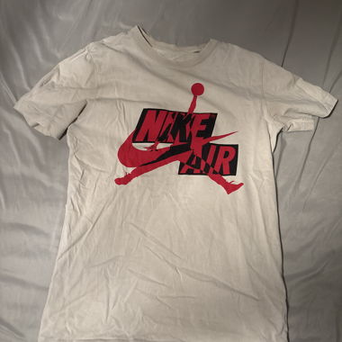 White Nike Air Jordan T-shirt