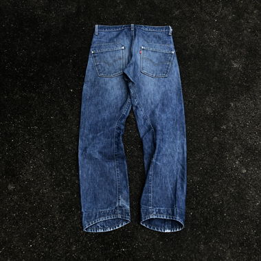 Vintage 1999 Levi‘s Engineered twisted jeans