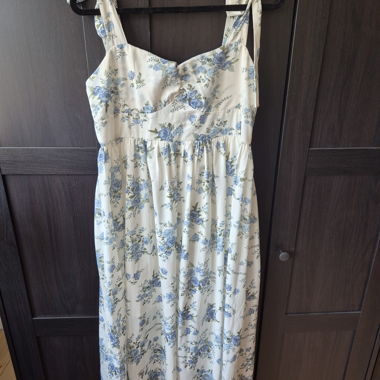 Robe fleurie à bretelles