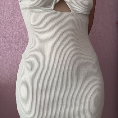 Weisses geripptes Bandeau-Kleid