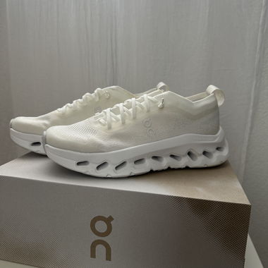 On Cloudtilt Moon Sneakers