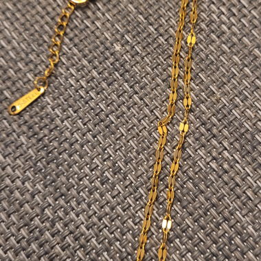 Collana a cuore tono oro