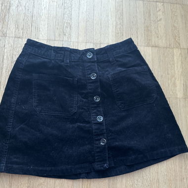 Schwarzer Rock Button-up