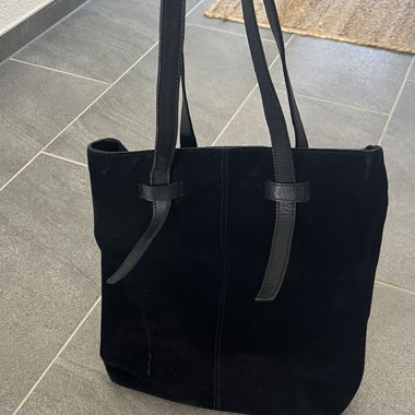 Borsa tote nera in camoscio