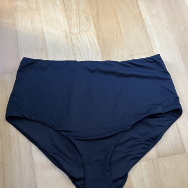 schwarze Bikinihose