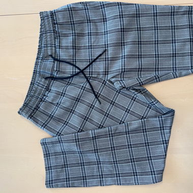 Pantalon à carreaux gris