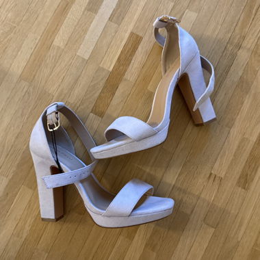 High Heels – Anna Field 