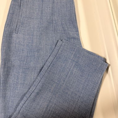 Pantaloni blu a gamba larga