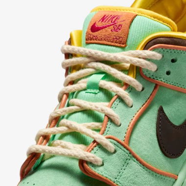 NIKE SB DUNK LOW RODEO TOURMALINE