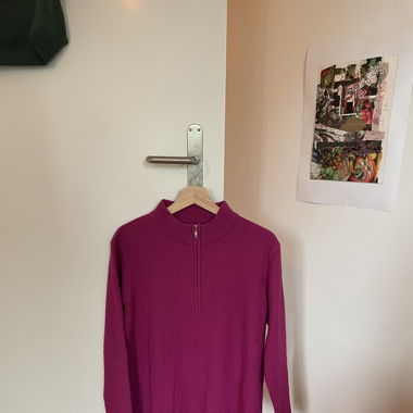 Pinkfarbener Halfzip-Pullover