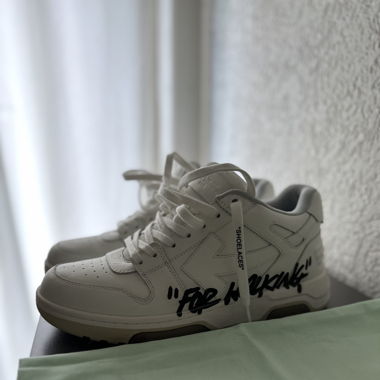 Off-White Out of Office Sneaker