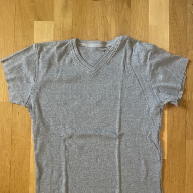graues T-Shirt