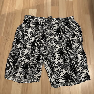 Schwarz/weisse Hose