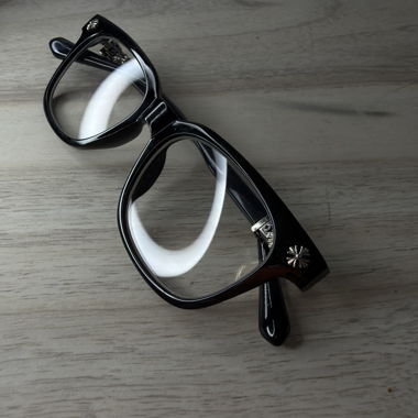 Lunettes noires chrome hearts 