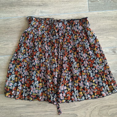Pleated Floral Pattern Skort Gr S