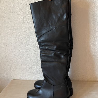 New genuine leather knee-high boots with lug sole
