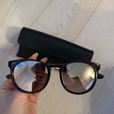GUESS Sonnenbrille