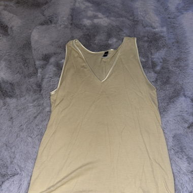Gelbes Trägershirt 