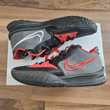 Nike Kyrie 7 Basketball Shoes Size 45