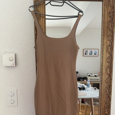 Robe beige zara