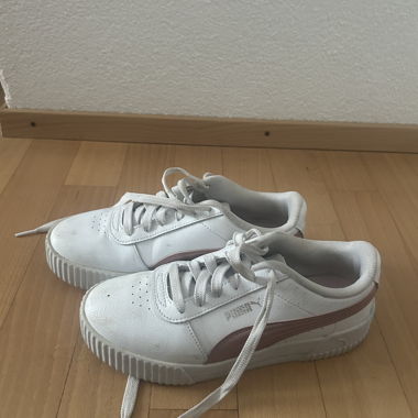 Puma white sneakers with pink stripes