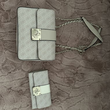 Guess Handtasche und Portmonee