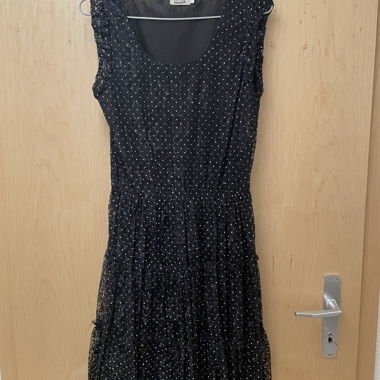 Robe en dentelle à pois