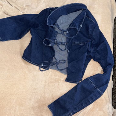 Giacca di jeans con nastro annodabile