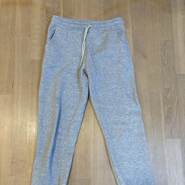 Graue Trainerhose