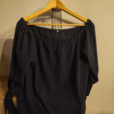 Dunkelblaue Bluse