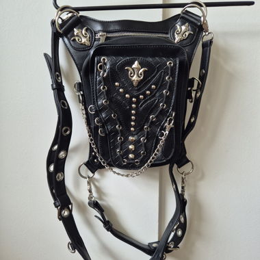 Pochette gothique en bandoulière