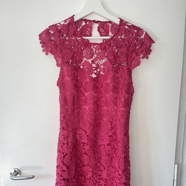 Robe rose dentelle