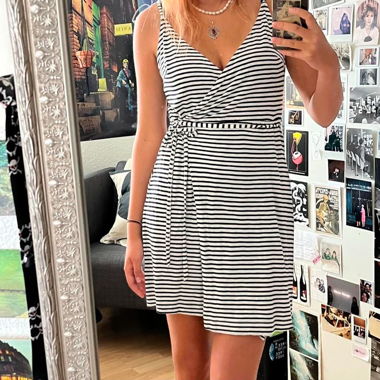 Gestreiftes Sommerkleid