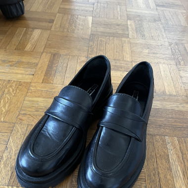 Leather loafer