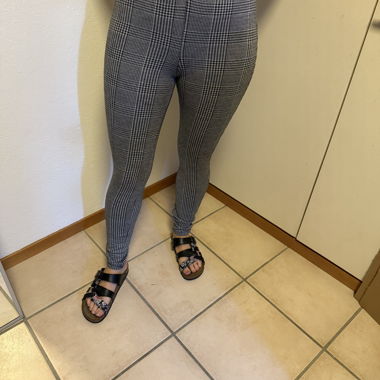 Leggings quadri bianchi e neri