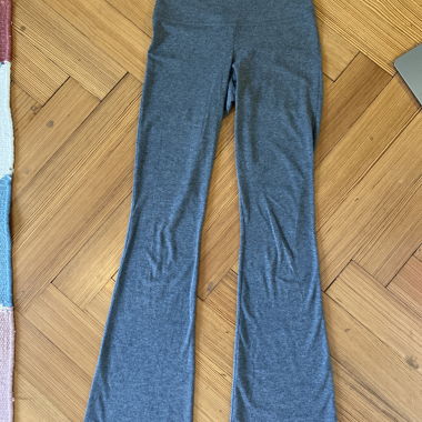 Pantaloni a zampa