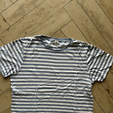 gestreiftes T-shirt