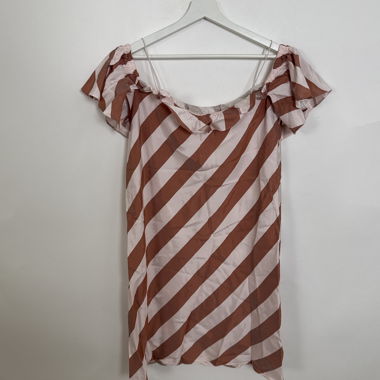 Gestreiftes Off-Shoulder-Kleid