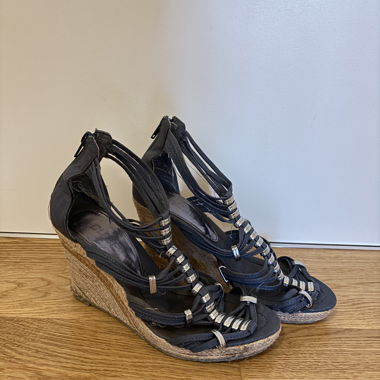 Sommerschuhe mit Keilabsatz