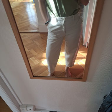 Cream-White Barrel Jeans