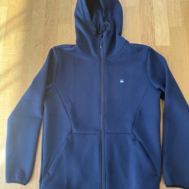 Blauer Hoodie